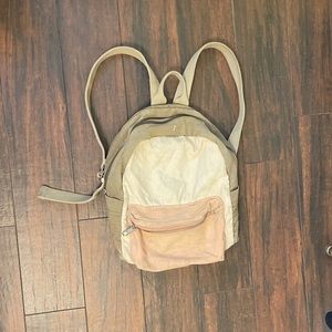 Cute bag that’s great for the beach and errands